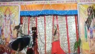 Photo of रामलीला के दौरान फूहड़ गानों पर डांस का वीडियो वायरल