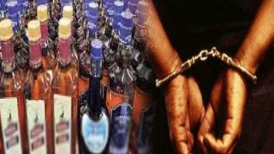 Photo of बिहार में शराबबंदी के बावजूद कार्टन से बरामद हुई 45 लाख रु० की विदेशी शराब