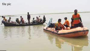Photo of वर्धा नदी में नाव पलटने से 11 लोगों की दर्दनाक मौत