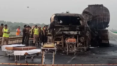 Photo of पाकिस्तान में एक दर्दनाक सड़क हादसा,बस और टैंकर की भिडंत में 20 की मौत