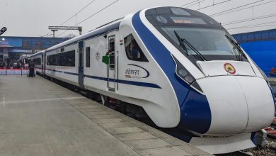 Photo of क्या आप जानते हैं बुलेट ट्रेन से भी तेज चलने वाली वंदे भारत में कैसा है इंजन और अब क्या होगा नया?