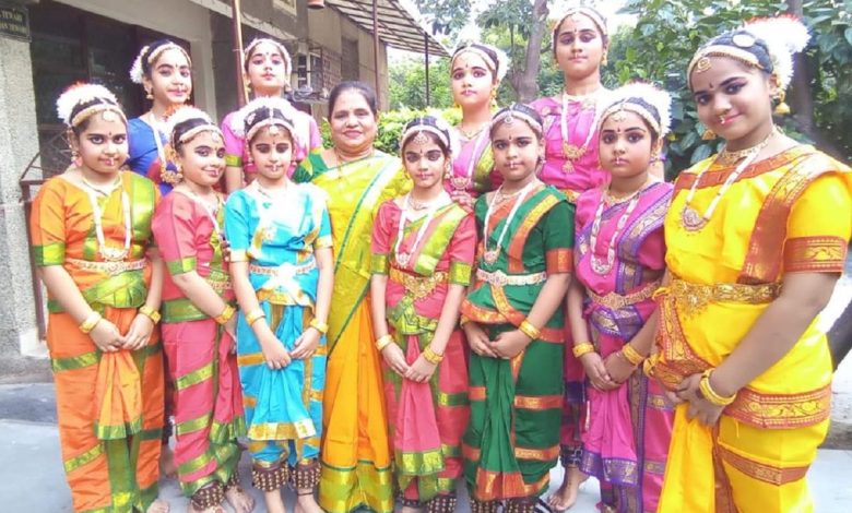 Photo of श्री अयप्‍पा मंदिर में आयोजित नवरात्र उत्‍सव में बच्‍चों के नृत्‍य ने दर्शकों का मन मोहा