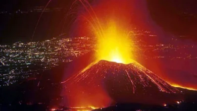 Photo of दुनिया के सबसे बड़े सक्रिय ज्वालामुखी में 38 साल में पहली बार हरकत, हवाई में लोगों को सतर्क रहने की चेतावनी
