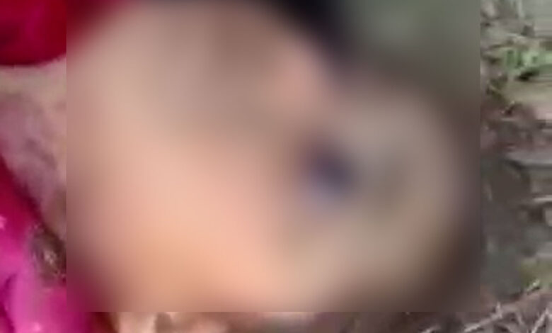 Photo of शर्मनाक! तड़पती रही 10 साल की बच्ची, अस्पताल पहुंचाने की जगह आधे घंटे तक लोग पूछते रहे- बेटी किसने मारा
