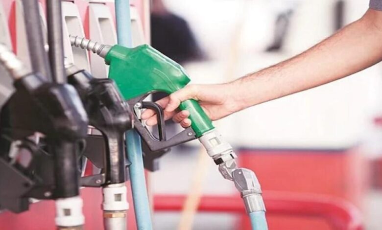Photo of आज देशभर में पेट्रोल-डीजल के नए रेट हुए जारी, जानें क्या है यूपी में तेल के दाम