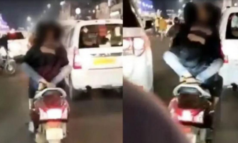 Photo of तहजीब के शहर लखनऊ में युवक-युवती के आल‍िंगन का वीडियो वायरल, पुल‍िस ने की कार्रवाई