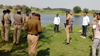 Photo of महाराष्ट्र: नदी में एक ही परिवार के सात सदस्यों के मिले शव, पुलिस ने पांच लोगों को हिरासत में लिया