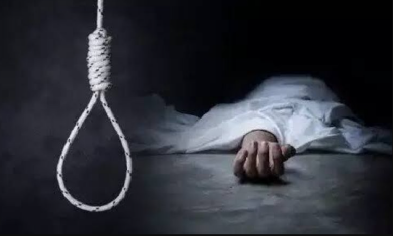 Photo of यूपी: महाशिवरात्रि मेले में नहीं ले जाने पर महिला ने फांसी लगाकर की आत्महत्या