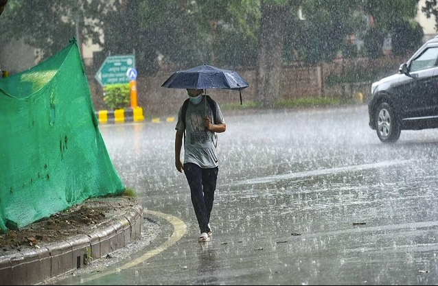 Photo of यूपी में बदला मौसम का मिजाज, अगले 4 दिन तक ओलावृष्टि और आंधी के साथ होगी बारिश…अलर्ट जारी