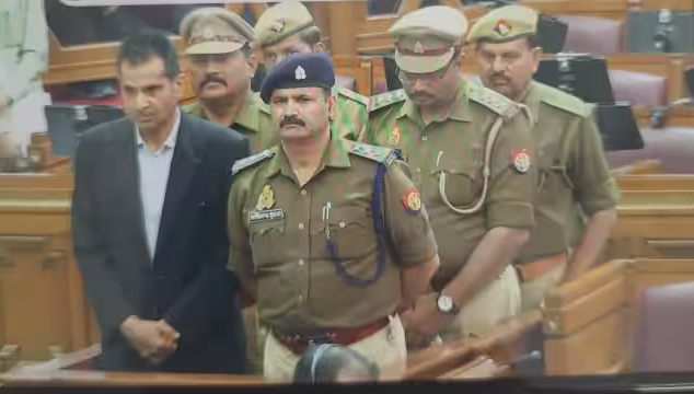 Photo of यूपी विधानसभा ने छह पुलिसवालों को भेजा जेल, लाठीचार्ज मामले में 19 साल बाद इंसाफ