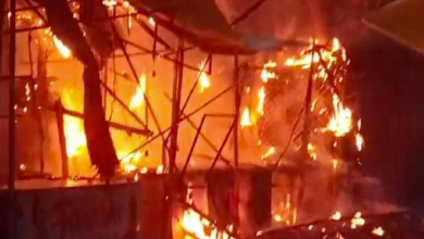 Photo of कानपुर की रेडीमेट कपड़ा मार्केट में लगी भीषण आग, 400 दुकानें हुई खाक