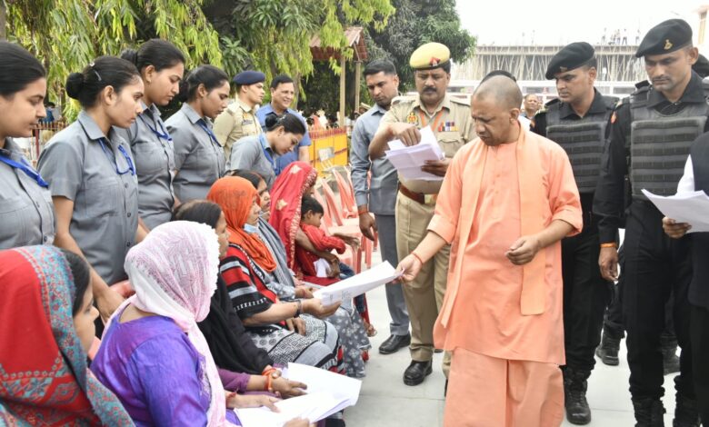 Photo of न बिटिया की शादी रुकेगी, न ही पति का इलाज : मुख्यमंत्री