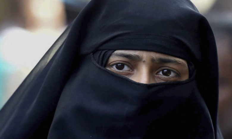Photo of सऊदी से पति ने फोन पर दिया तलाक, देवर करता था छेड़छाड़ और अश्लीलता, पुलिस ने FIR की दर्ज