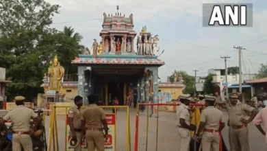 Photo of तमिलनाडु के एक मंदिर में पूजा-पाठ को लेकर जमकर हुआ हंगामा, प्रशासन ने किया सील