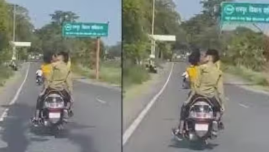 Photo of लड़कों ने पार की सारी हदें, चलती स्कूटी पर अश्लील हरकत का वीडियो वायरल
