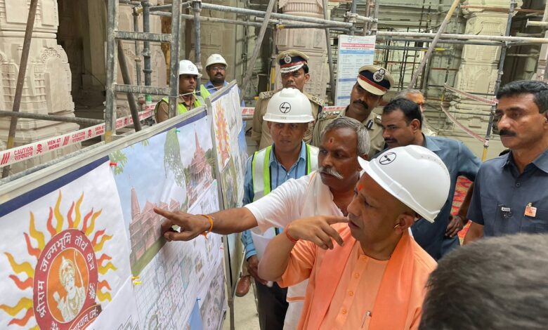 Photo of सीएम योगी ने किए रामलला व हनुमानगढ़ी के दर्शन