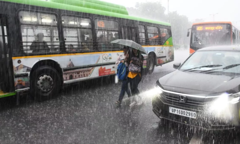 Photo of UP के सात जिलों में तेज आंधी और ब‍िजली के साथ भारी बारिश का अलर्ट जारी, जानें IMD का अपडेट