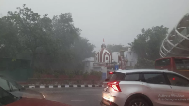 Photo of दिल्ली-NCR में दिन में ही छाया अंधेरा, तेज हवा के साथ  बारिश से मौसम हुआ सुहावना