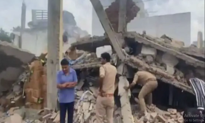 Photo of मेरठ की साबुन फैक्ट्री में विस्फोट, इमारत गिरने से चार लोगों की मौत