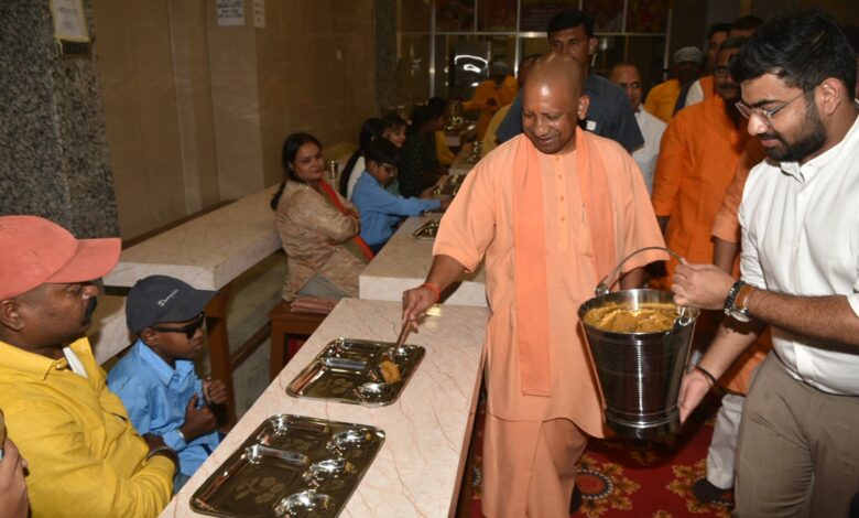 Photo of अन्नदान की महत्ता को भारतीय से अधिक कोई नहीं समझ सकताः मुख्यमंत्री योगी