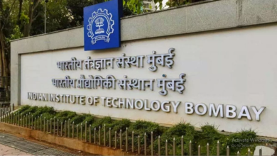 Photo of IIT मुंबई के छात्रों ने प्रोफेसर और गेस्ट स्पीकर के खिलाफ दर्ज कराई शिकायत, जानिए वजह…