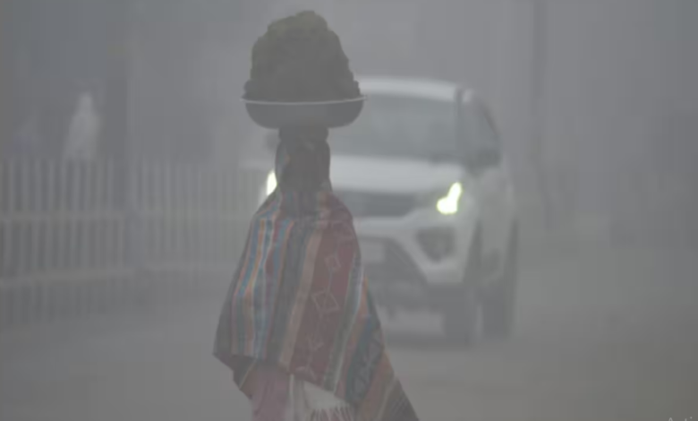 Photo of यूपी के कई जिलों में छाए बादल, कोहरे के बीच बढ़ी ठंड