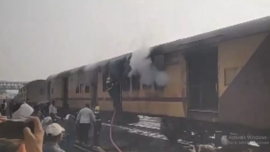 Photo of महाराष्ट्र के नांदेड़ में पूर्णा-परली पैसेंजर ट्रेन में लगी भीषण आग, देखें वीडियो…