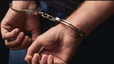 Photo of मुंबई पुलिस ने नौकरी का झांसा देकर ठगी करने वाले दो लोगों को किया गिरफ्तार, 500 से ज्यादा पासपोर्ट जब्त