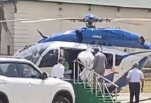 Photo of ममता बनर्जी फिर हुईं चोटिल, दुर्गापुर में हेलीकॉप्टर में चढ़ते वक्त लड़खड़ाकर गिरीं, देंखे वीडियो…