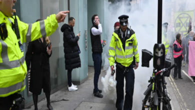 Photo of लंदन में व्यक्ति ने तलवार से लोगों सहित पुलिस अधिकारियों पर किया हमला, कई घायल