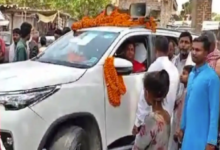 Photo of वैशाली में LJPR कैंडिडेट वीणा देवी का विरोध, भड़के ग्रामीणों ने गाड़ी से उतरने तक नहीं दिया