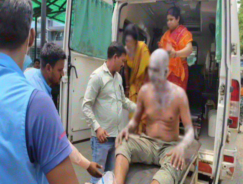 Photo of भागलपुर के स्कूल में मिड डे मील बनाते समय सिलेंडर में हुआ धमाका, तीन लोग जख्मी