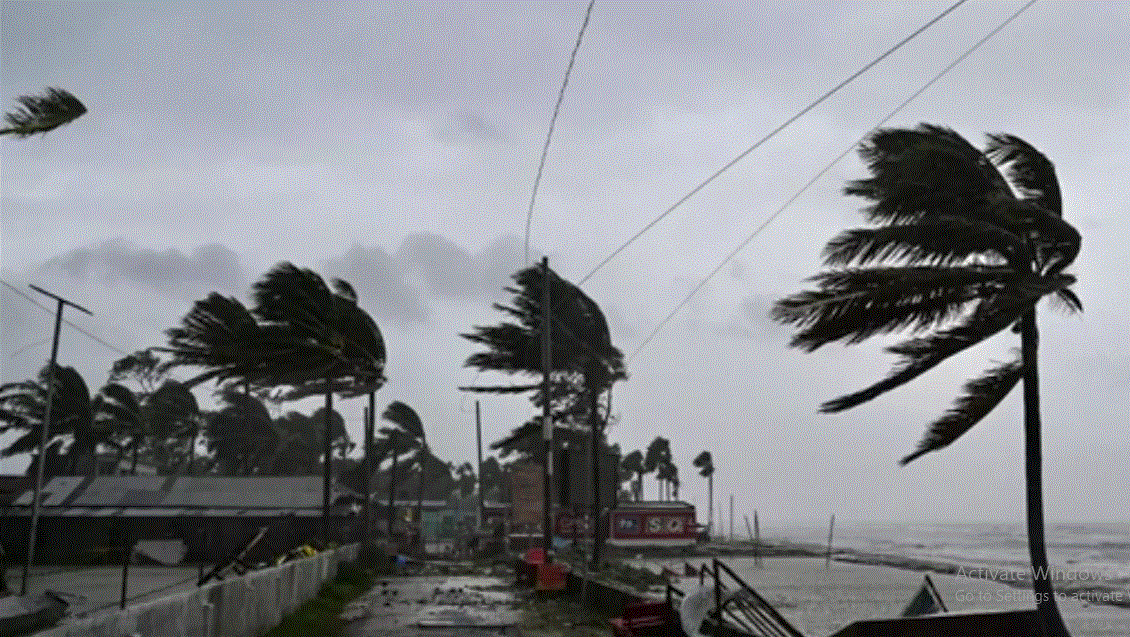 Photo of बंगाल में चक्रवात तूफान ‘रेमल’ ने मचाई तबाही,  जगह- जगह जलभराव…