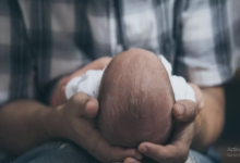 Photo of स्वीडन में नया कानून लागू, पोते-पोतियों की देखभाल करने के लिए मिलेगा पितृत्व अवकाश