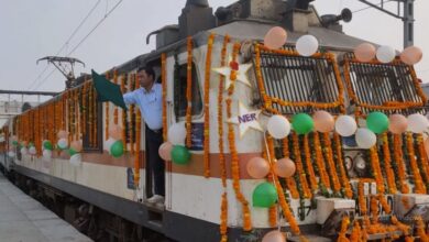 Photo of कुमाऊं के लिए दीपावली की सौगात है लालकुआं-बांद्रा सुपरफास्ट, लंबे समय से हो रही थी मांग