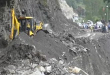 Photo of अल्मोड़ा-हल्द्वानी NH पर नहीं चलीं गाड़ियां, सड़क खुलने पर सामने बड़ा अपडेट