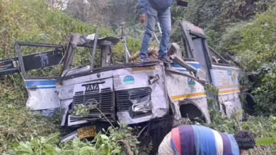 Photo of उत्‍तराखंड में बड़ा हादसा,हल्द्वानी आ रही रोडवेज बस खाई में गिरि