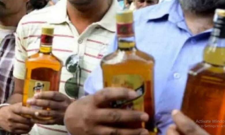 Photo of पति ने पत्नी को पीटा,शराब पीने से किया मना तो प्राईवेट पार्ट पर किया हमला, झांसी रेफर