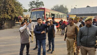 Photo of डीएम ने ट्रैफिक व्यवस्था का जायजा लिया, कैसरबाग बस अड्डे पर जाम में सुधार को लेकर दिए निर्देश