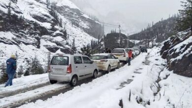 Photo of उत्‍तराखंड की वादियों में छाई बर्फ की सफेद चादर, निचले इलाकों में जबरदस्‍त ठंड