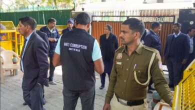 Photo of अरविंद केजरीवाल के घर पहुंची ACB की टीम, 15 करोड़ के दावे पर होगी पूछताछ