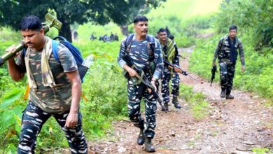 Photo of संदिग्ध माओवादियों ने दो ग्रामीणों की गला रेतकर हत्या