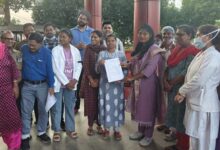 Photo of क्वार्टर मांगने पर भड़के एडिशनल कलेक्टर, महिला डॉक्टर से अभद्र व्यवहार; जानें मामला