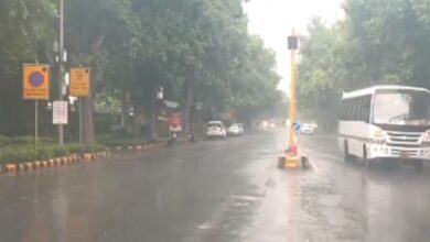 Photo of दिल्ली-एनसीआर में बारिश से मौसम हुआ खुशनुमा