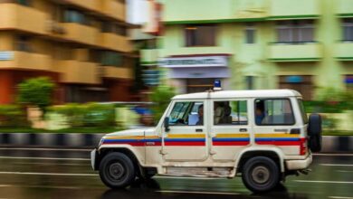 Photo of पुलिस कर्मी की पिस्तौल चोरी करने वाले तीन आरोपी गिरफ्तार