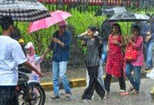 Photo of मुंबई में भारी बारिश से जनजीवन प्रभावित; वेस्टर्न एक्सप्रेस हाईवे पर भारी जाम