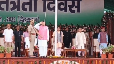Photo of सीएम धामी ने स्वतंत्रता संग्राम सेनानियों के परिजनों और पुलिसकर्मियों को किया सम्मानित