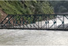 Photo of यमुनोत्री हाईवे मलबा आने से जगह-जगह बंद, खतरे में मोटर पुल