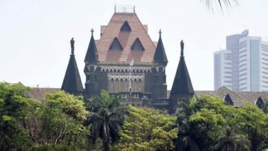 Photo of मराठा आरक्षण पर संग्राम, सरकार के कुनबी जाति प्रमाण पत्र को हाईकोर्ट में चुनौती
