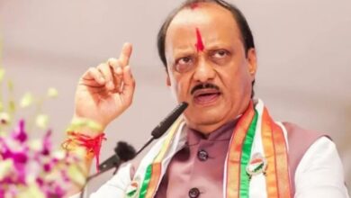 Photo of बाढ़ पीड़ितों से मिलने पहुंचे अजीत पवार किसानों पर क्यों भड़के?